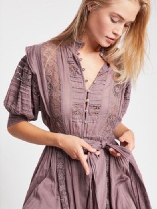 Free People Dresses & Skirts - Free People Mauve Boho Embroidered Midi Dress with Tie Waist